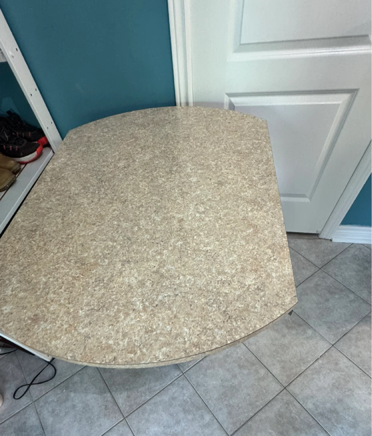 Round Extendable Dining Table