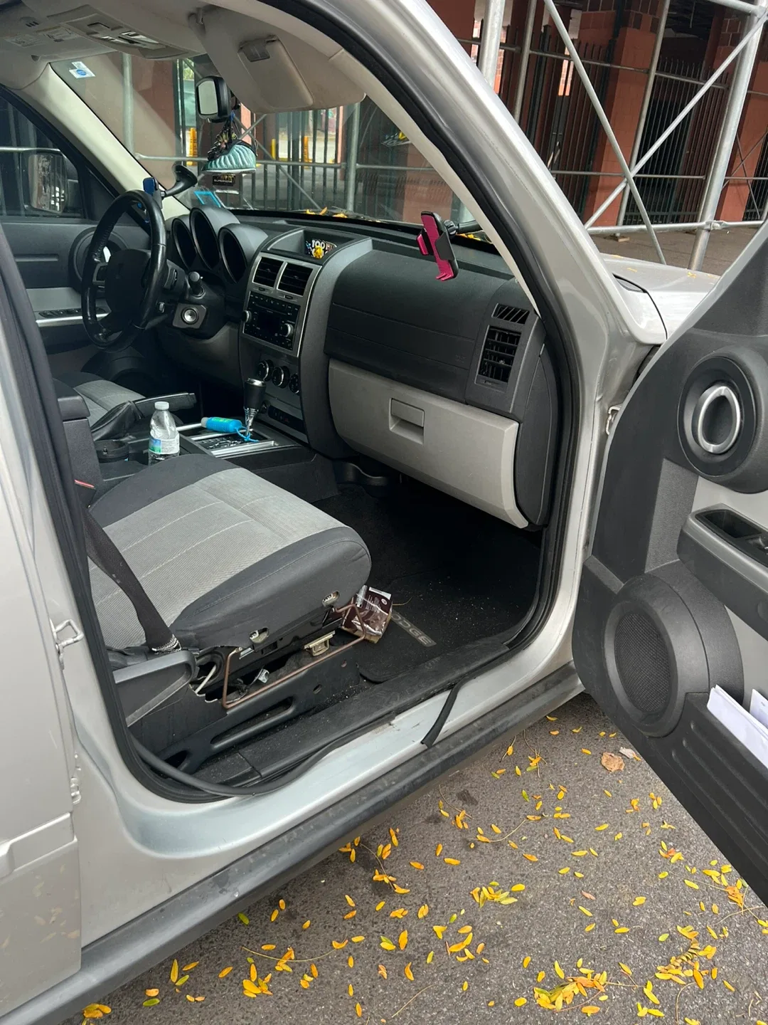 2008 silver Dodge Nitro SUV image indicator(8)