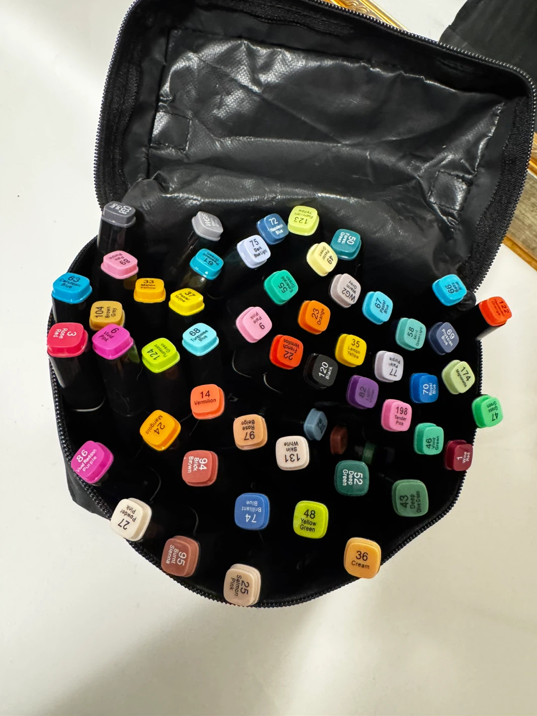 60pcs Colouring Marker Set