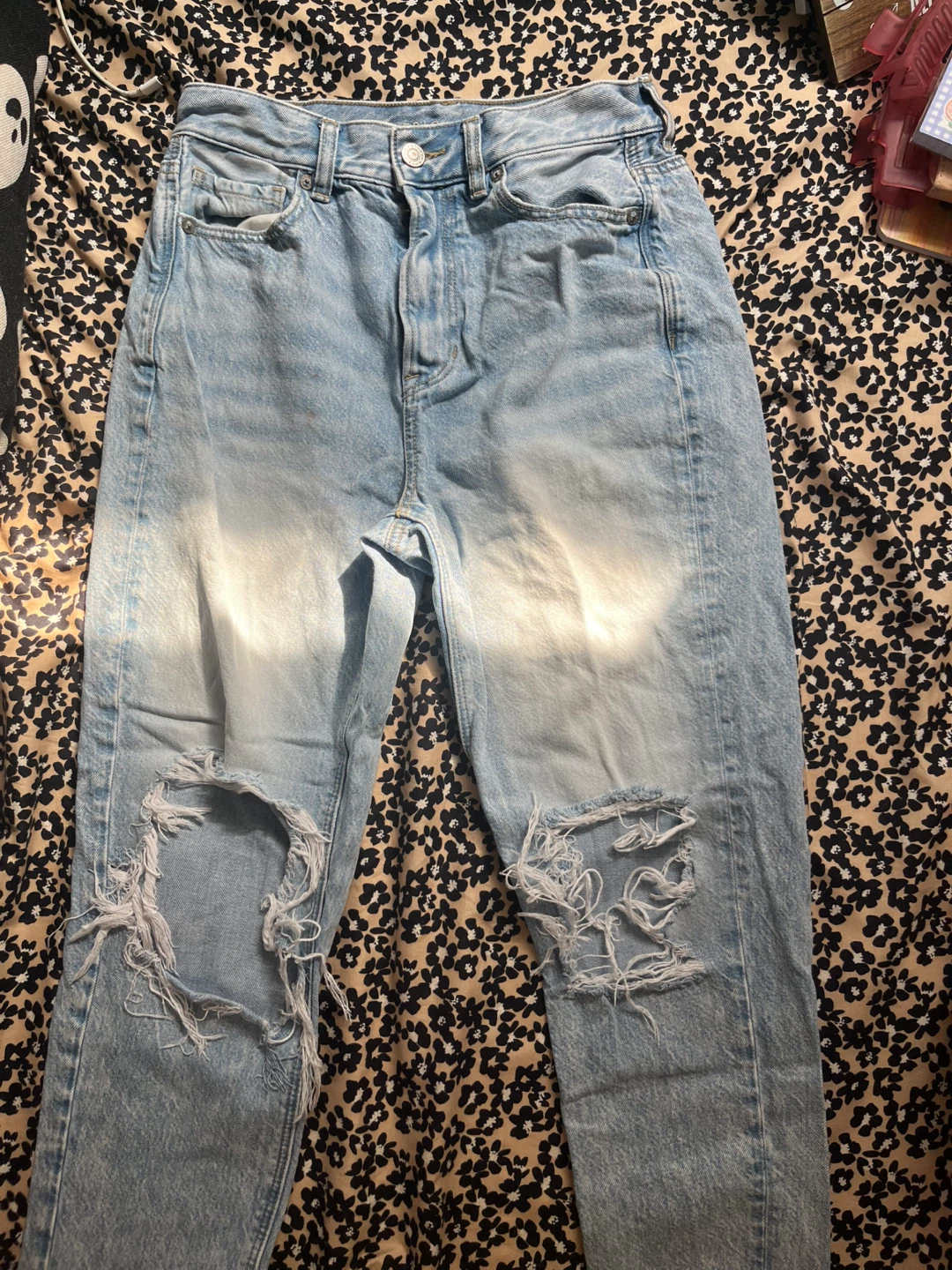 American Eagle Distressed Jeans - Size 2