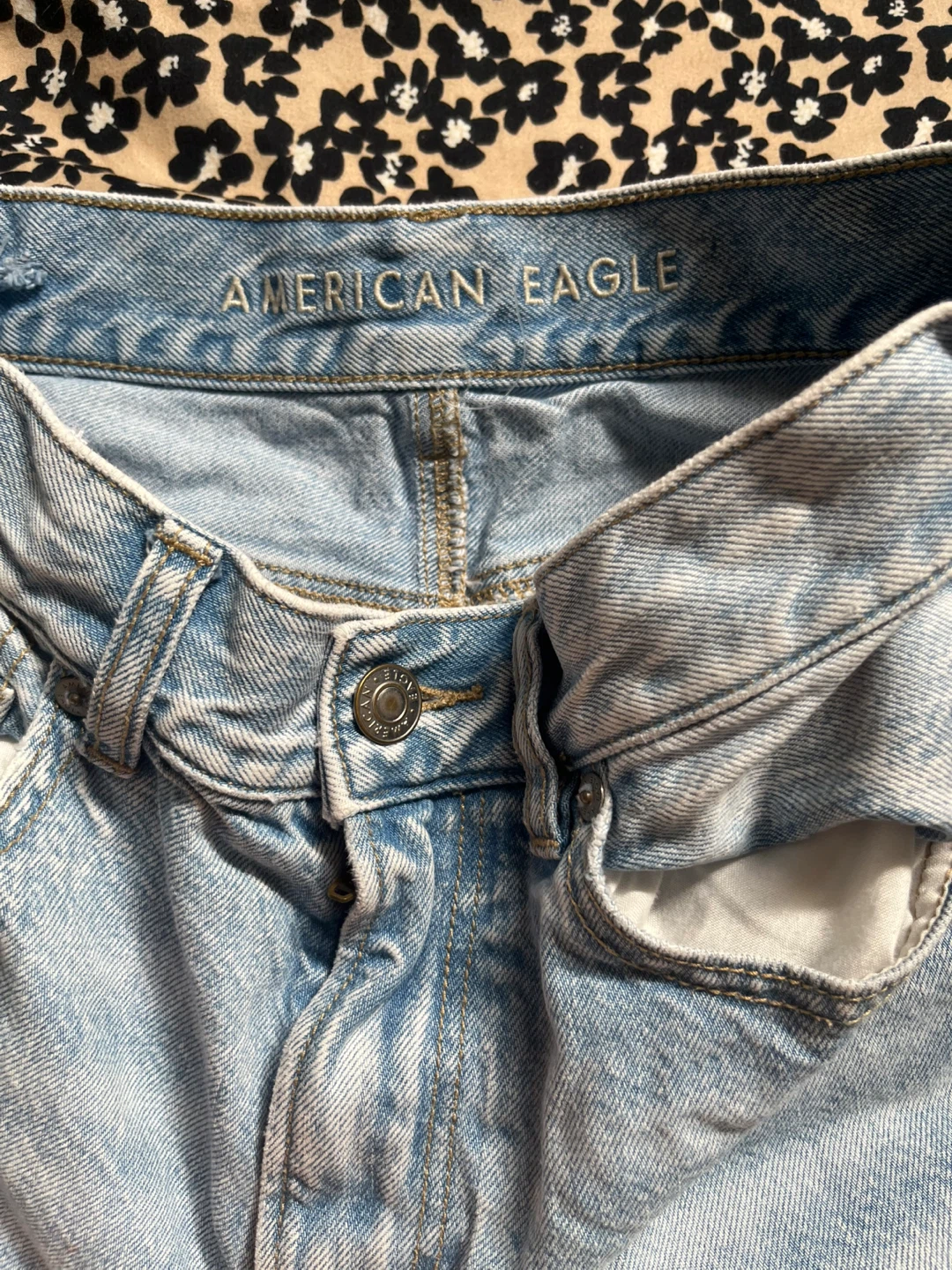 American Eagle Distressed Jeans - Size 2 - photo 3