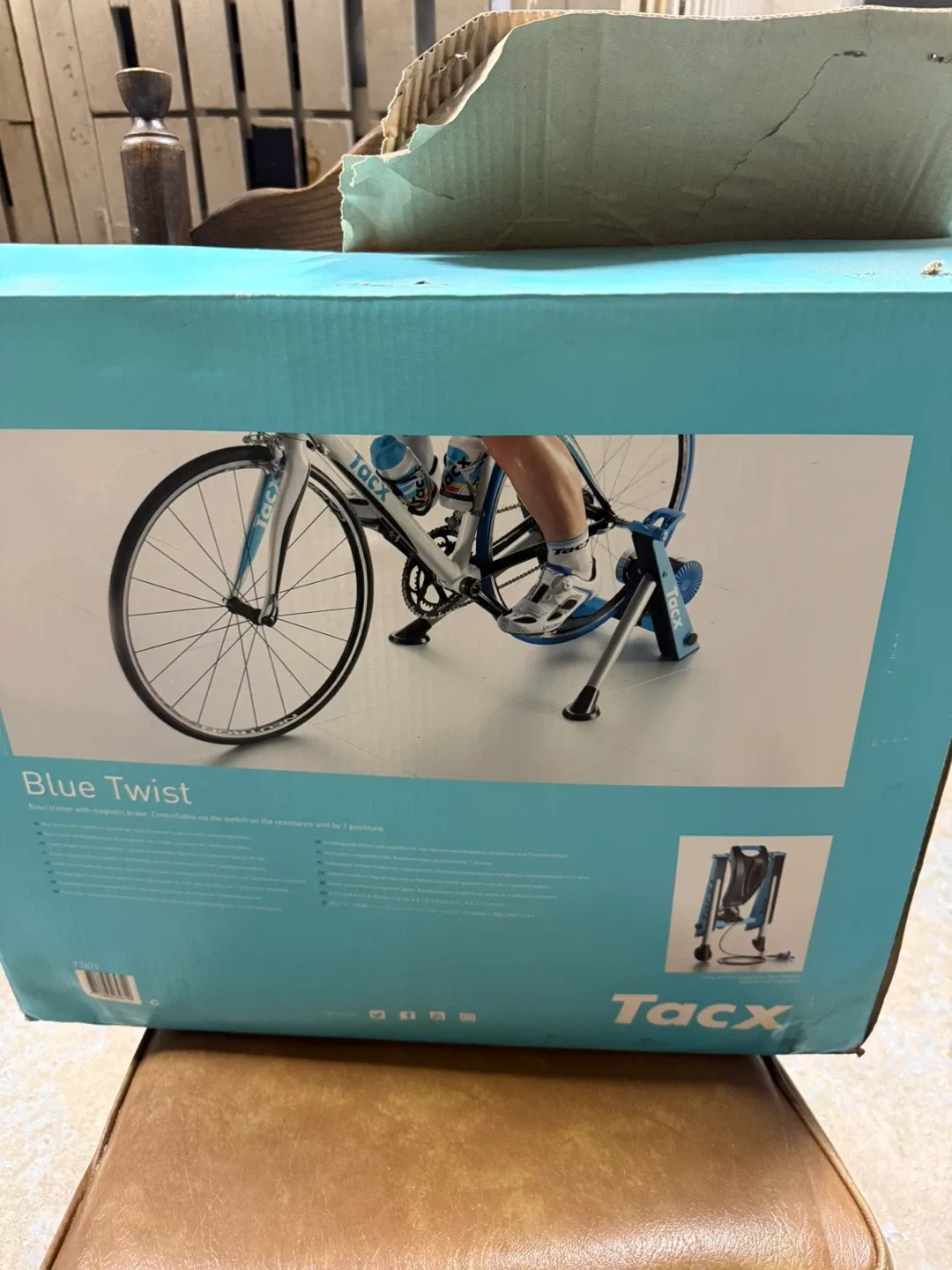 Tacx Blue Twist Bike Trainer image indicator(8)