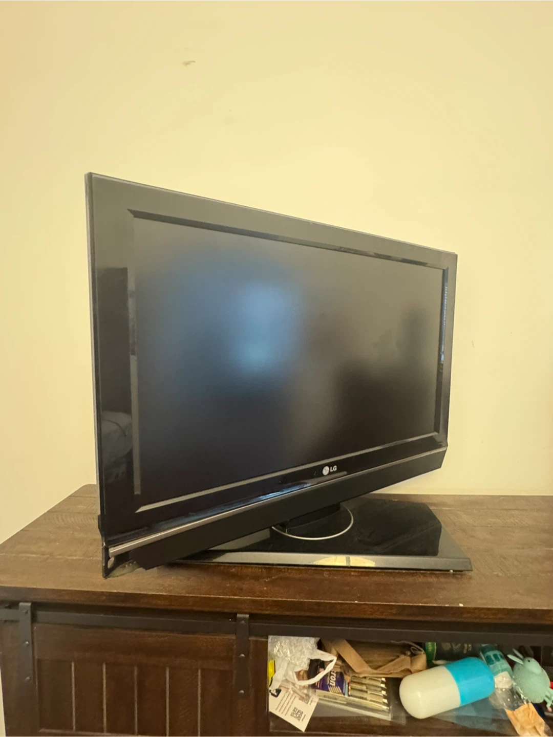 LG 32LC5DC 32 inch LCD TV - photo 2