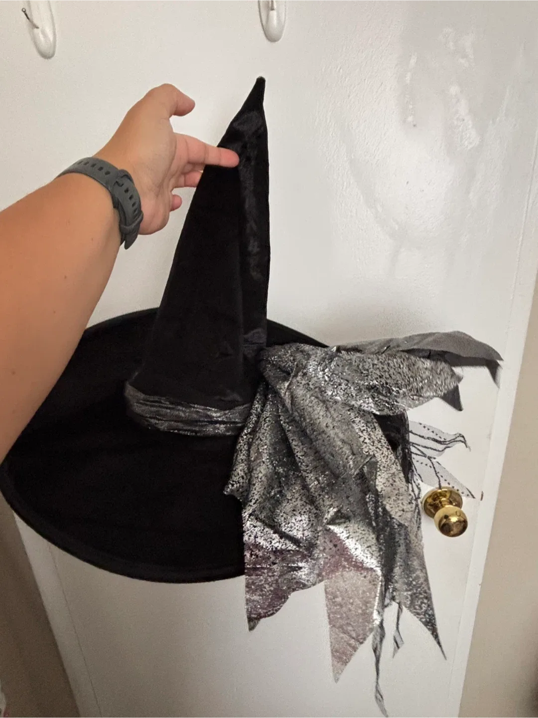 Spirit Halloween Witch Costume, Size M image indicator(6)