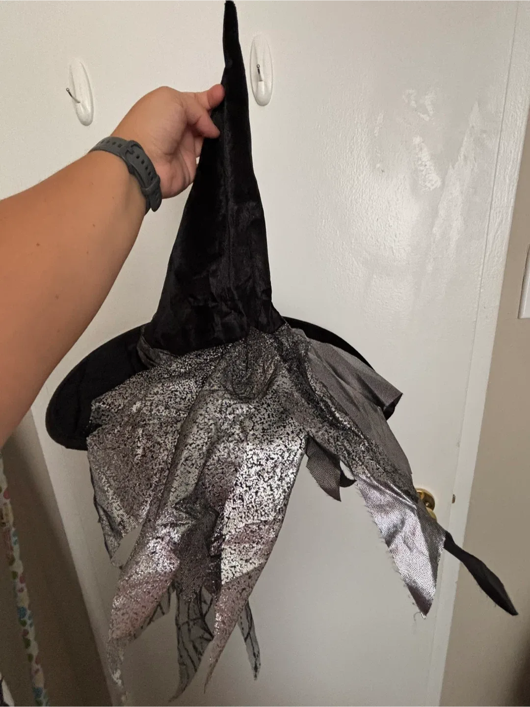 Spirit Halloween Witch Costume, Size M image indicator(8)