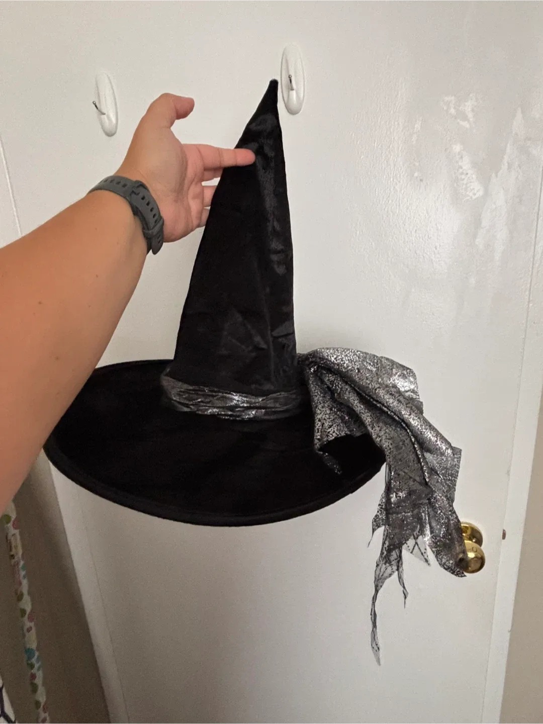 Spirit Halloween Witch Costume, Size M image indicator(7)