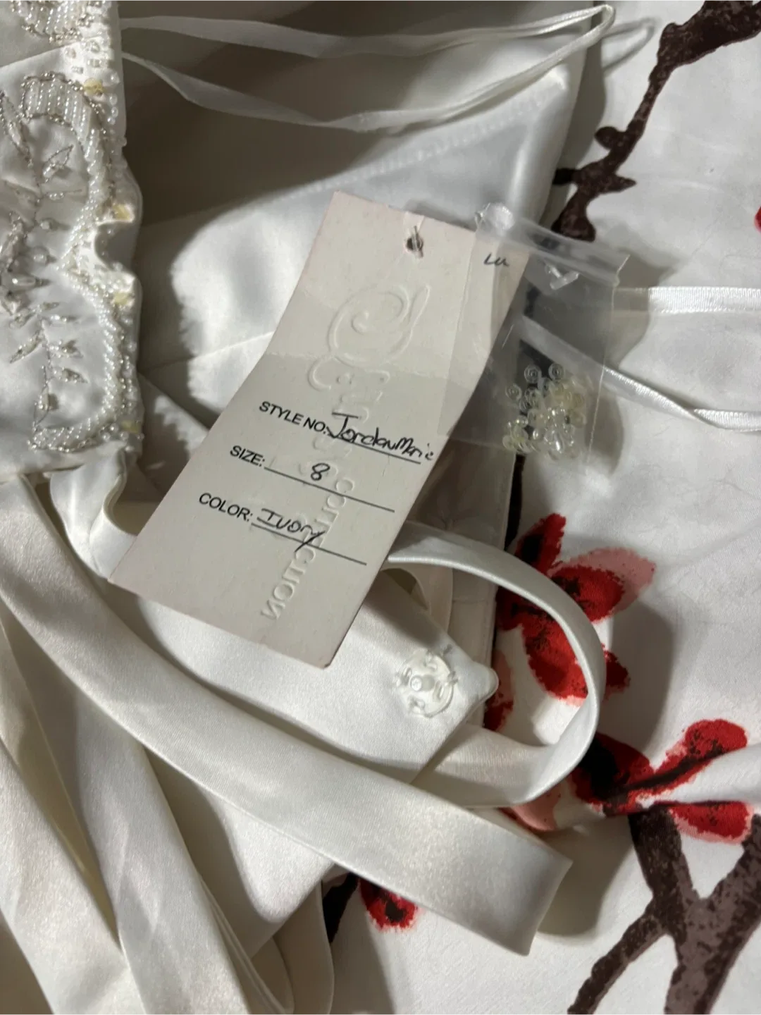 Jordashwae Ivory Wedding Dress - Size 8 image indicator(5)