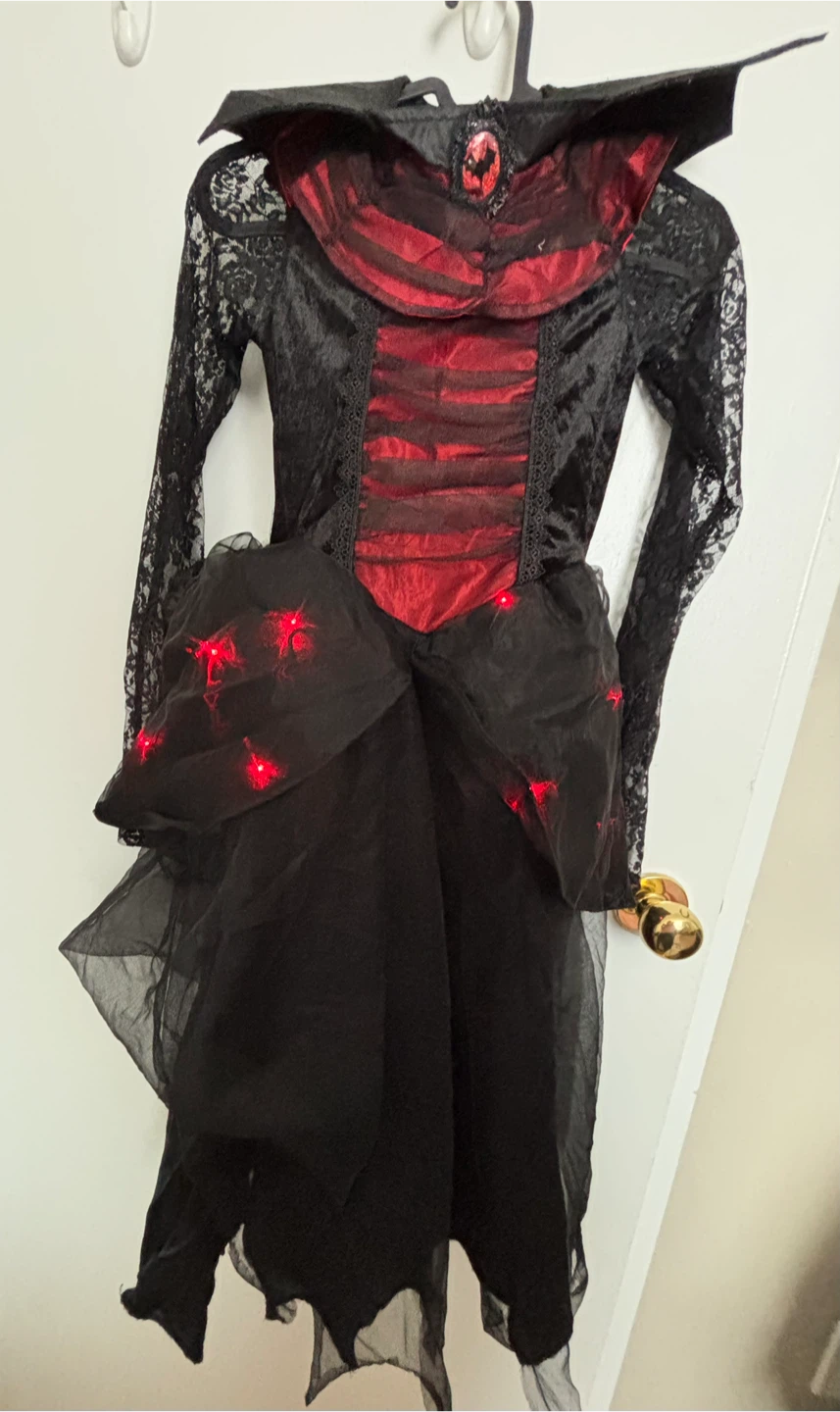 Vampire Halloween Costume - 7-8 years