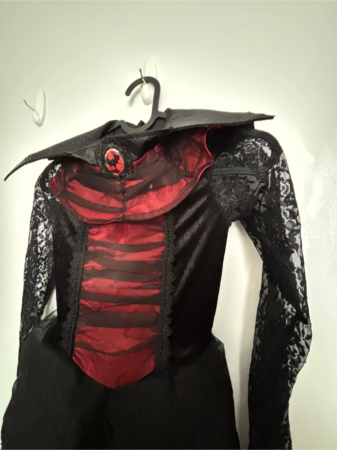 Vampire Halloween Costume - 7-8 years - photo 3