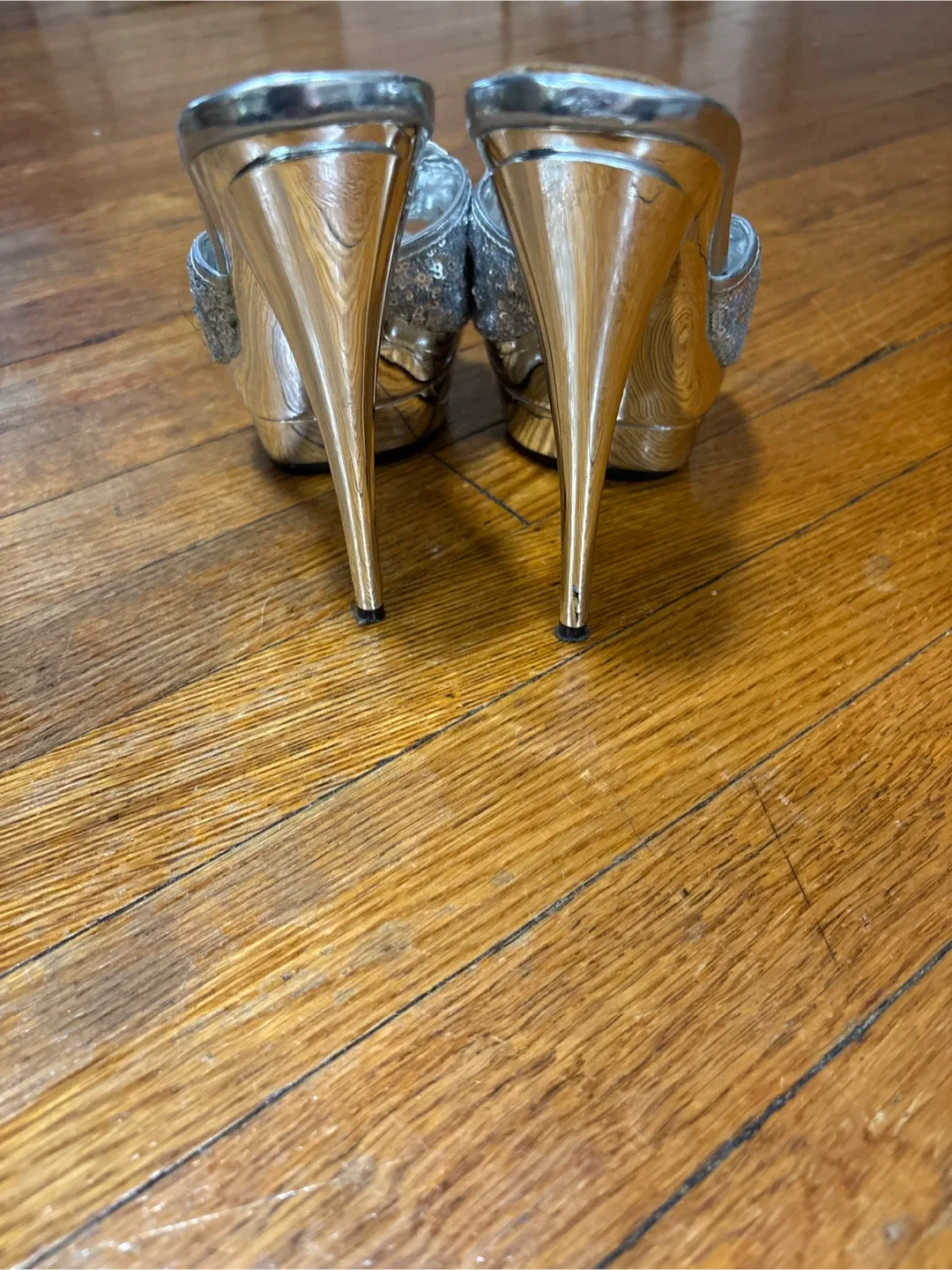 Italina Silver Embellished Platform Heels Size 8 image indicator(4)