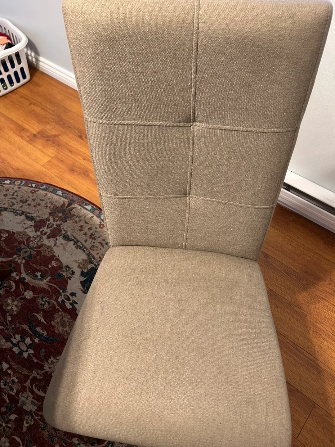 Dining Table & Set of Four Chairs image indicator(6)