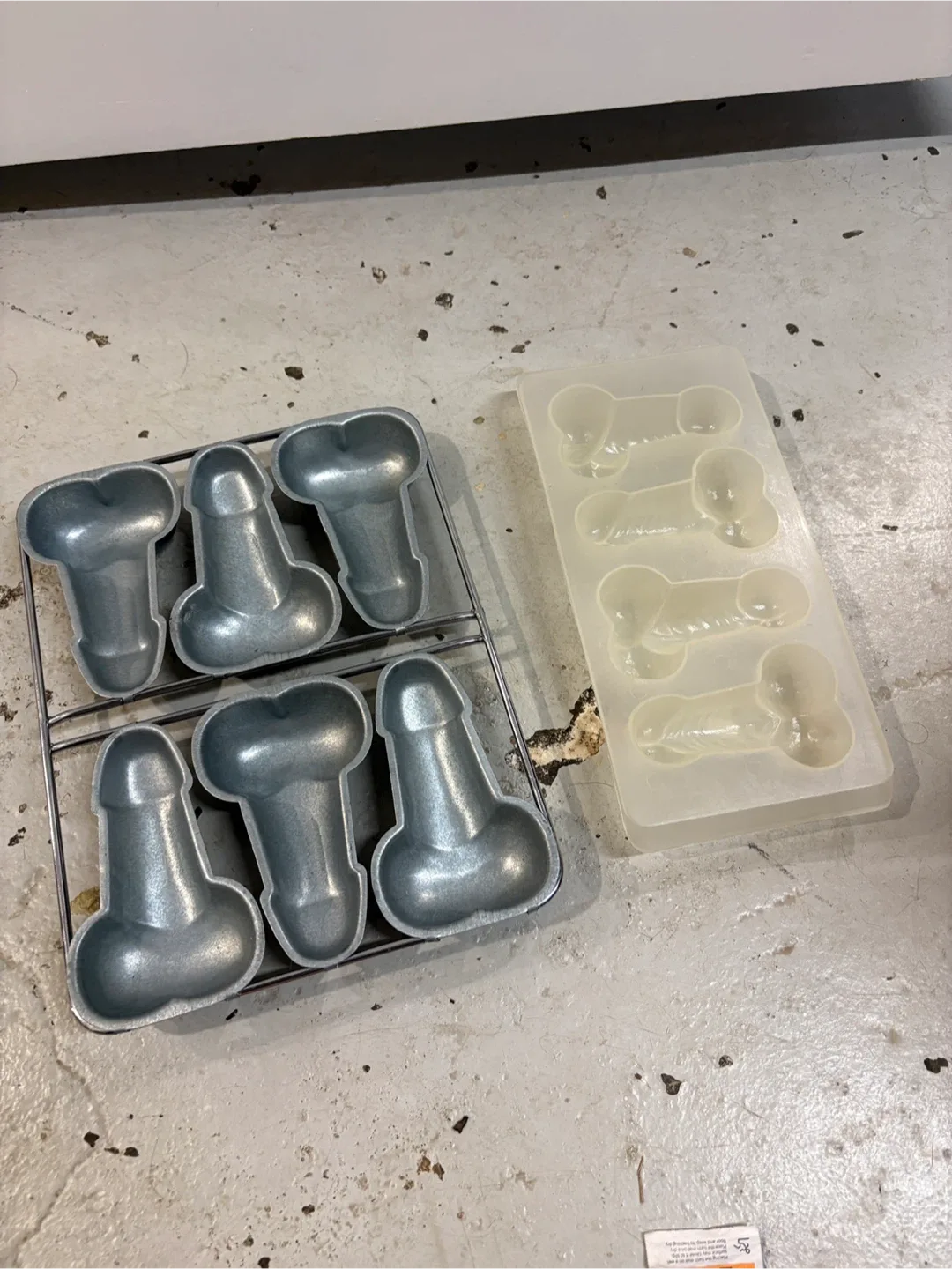 Penis baking moulds thumbnail