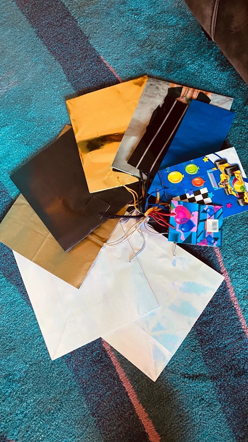 Mixed lot of gift bags