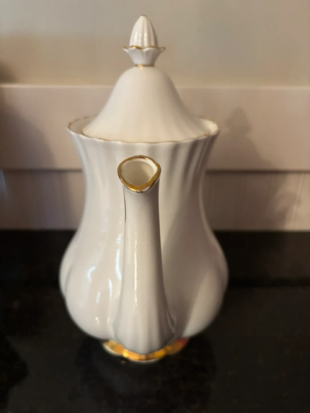 Royal Albert Val d’Or Coffee Pot image indicator(5)