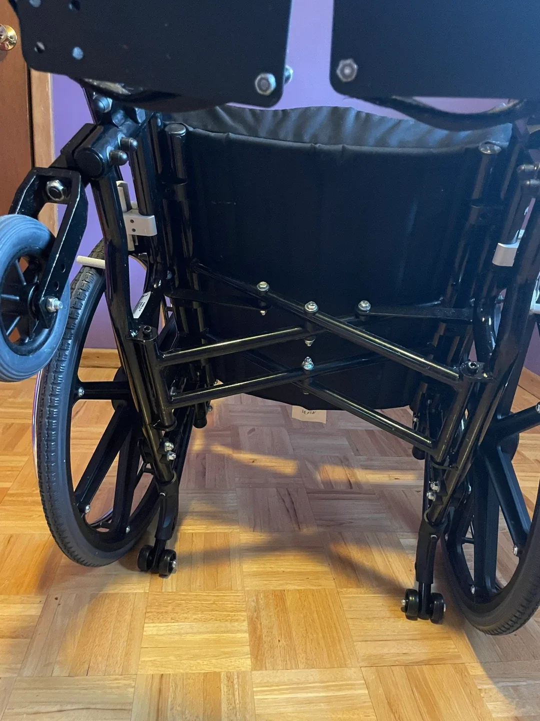 FUTURE Active Basic Black Wheelchair image indicator(4)