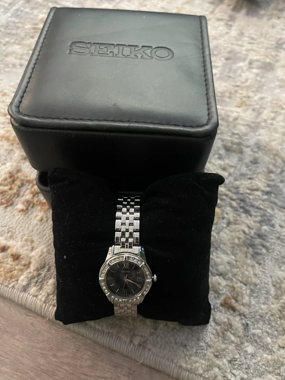 BRAND NEW! Seiko Watch with Box image indicator(2)