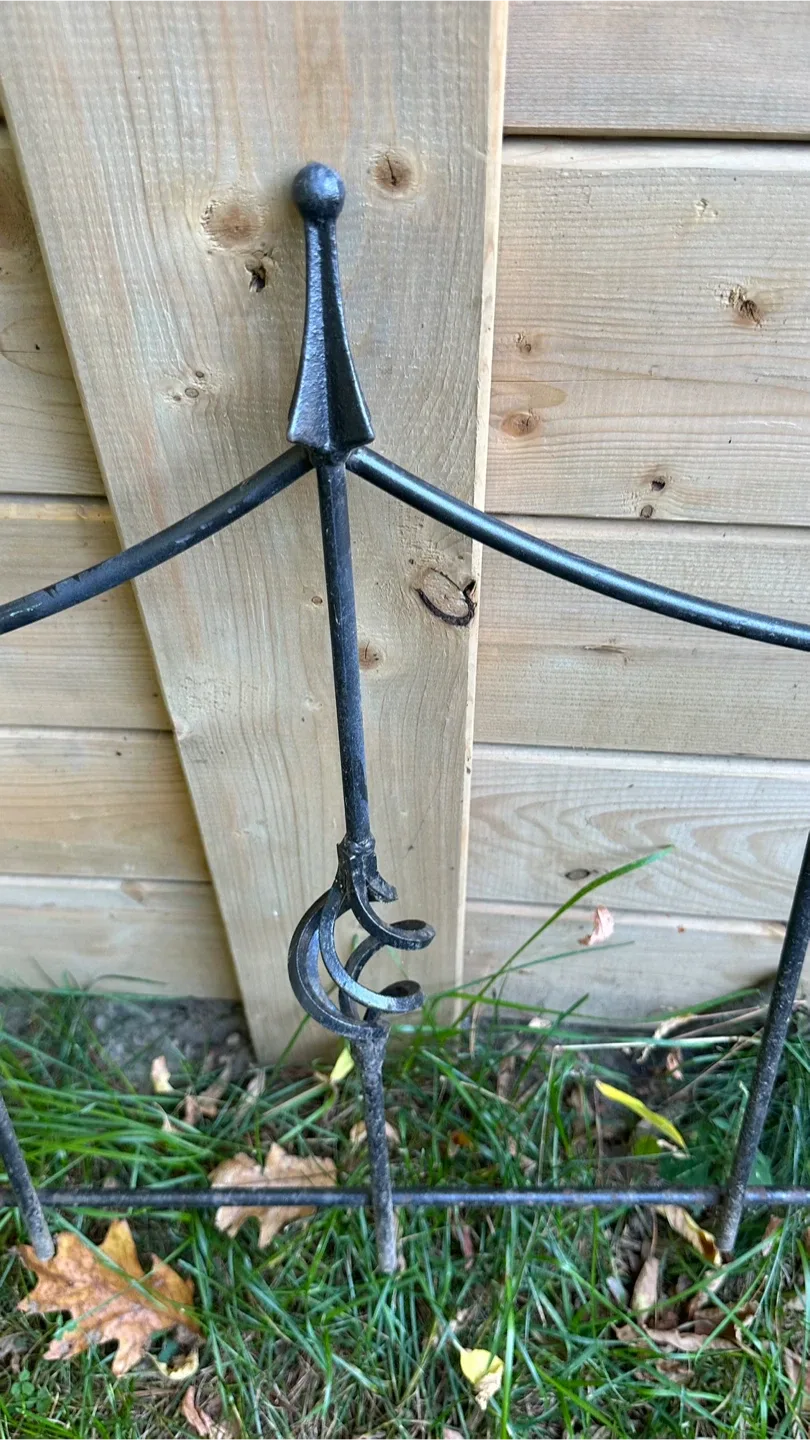 Wrought Iron Garden Border Fence image indicator(2)
