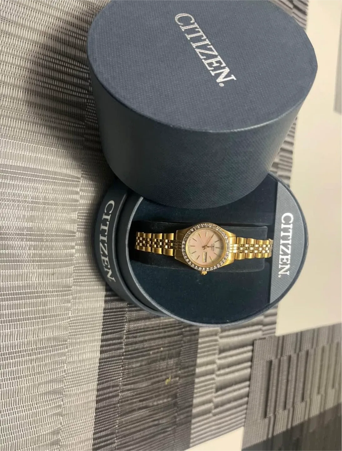 BRAND NEW!! Citizen Ladies Gold Watch with Box image indicator(2)