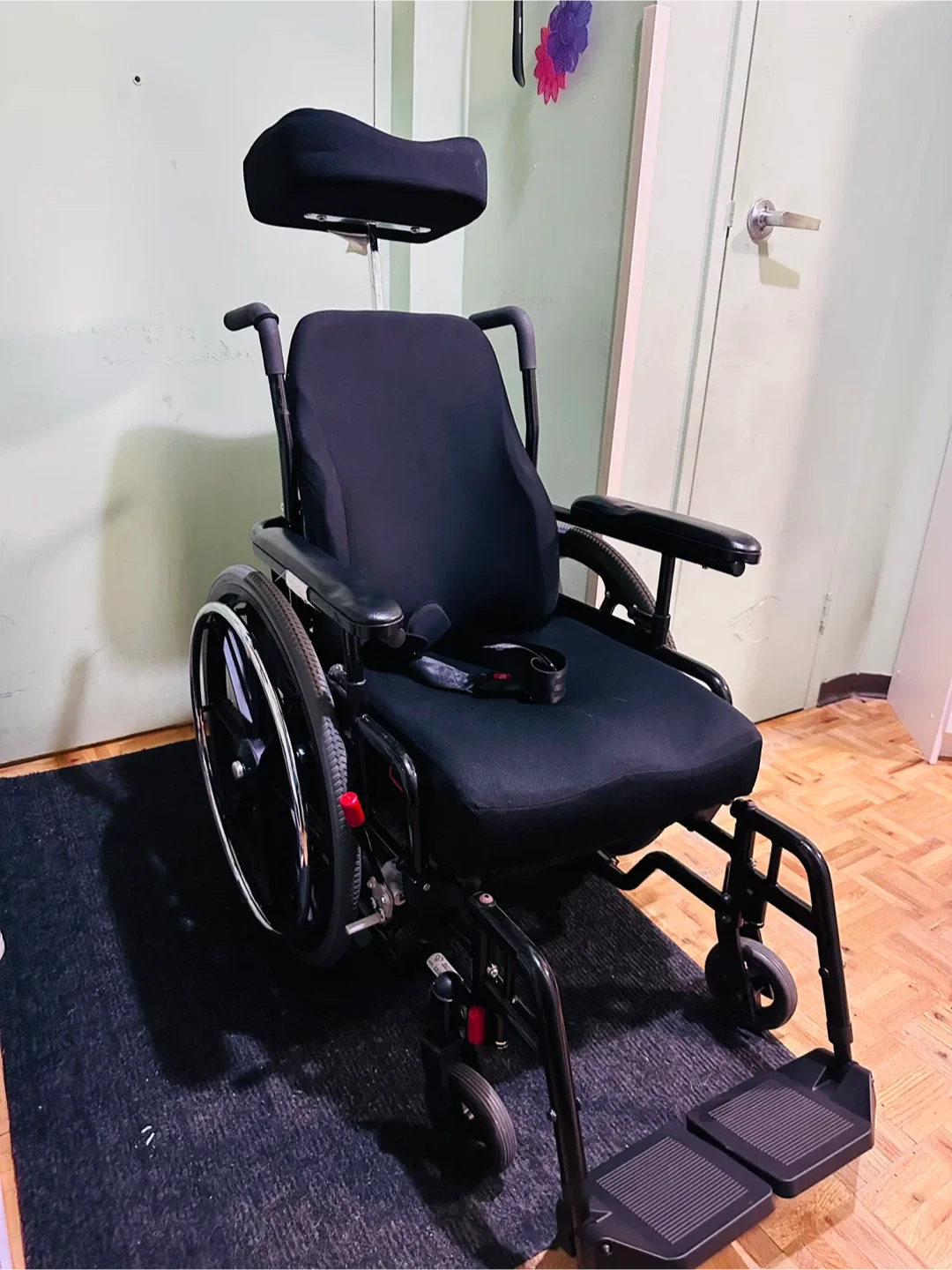 Black Wheelchair image indicator(2)