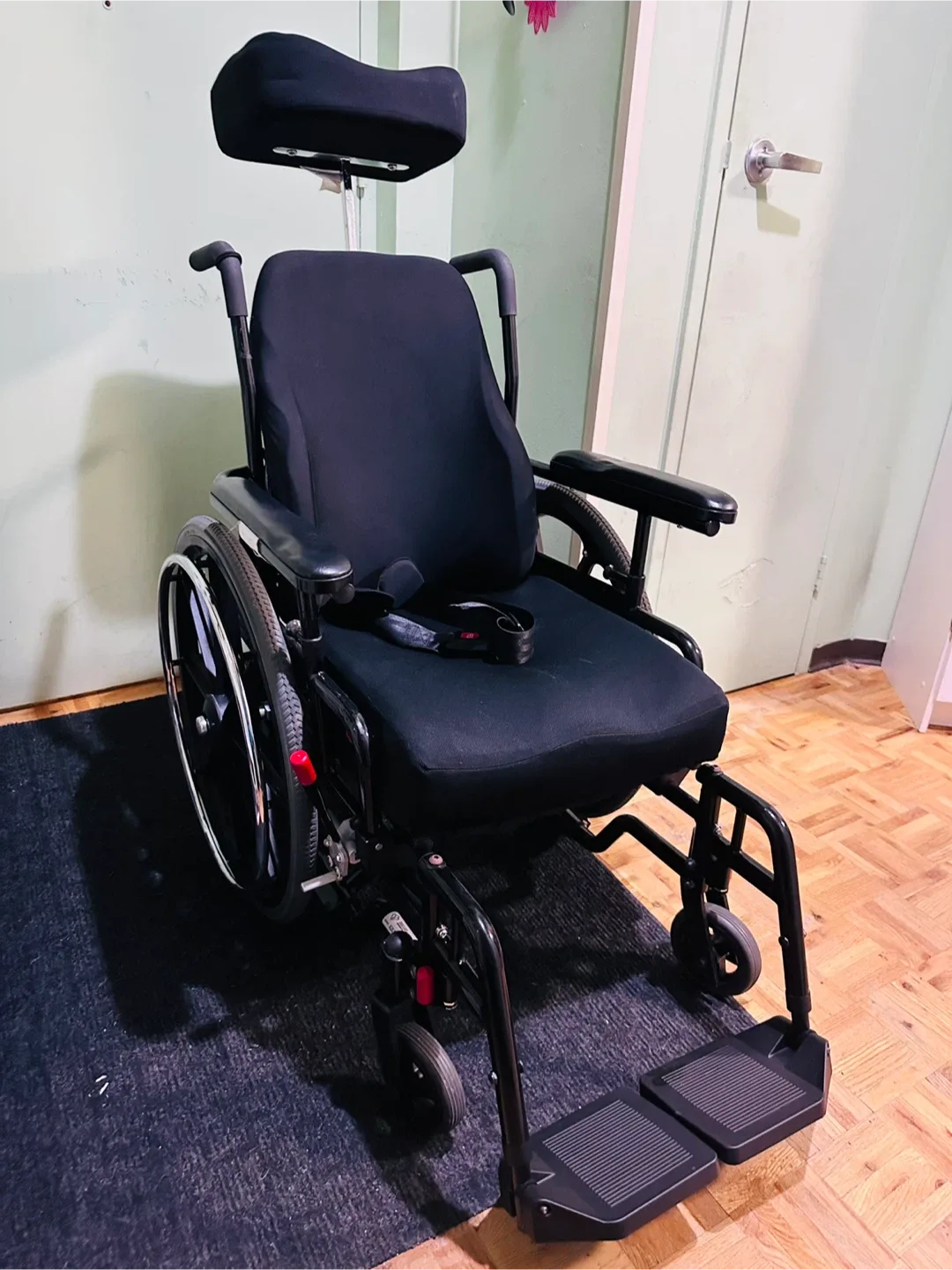 Black Wheelchair image indicator(5)