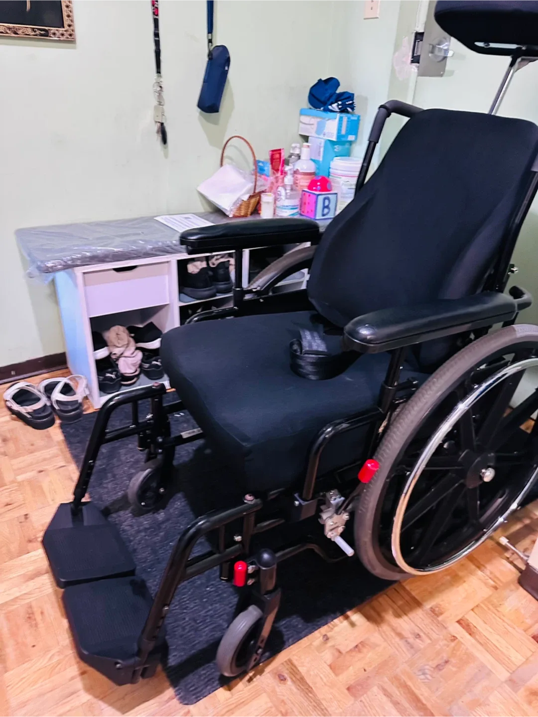 Black Wheelchair image indicator(3)