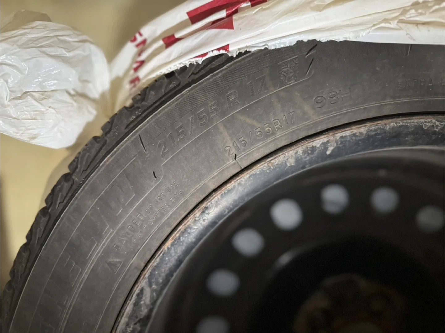 Michelin 215/55R17 Winter Tire image indicator(5)