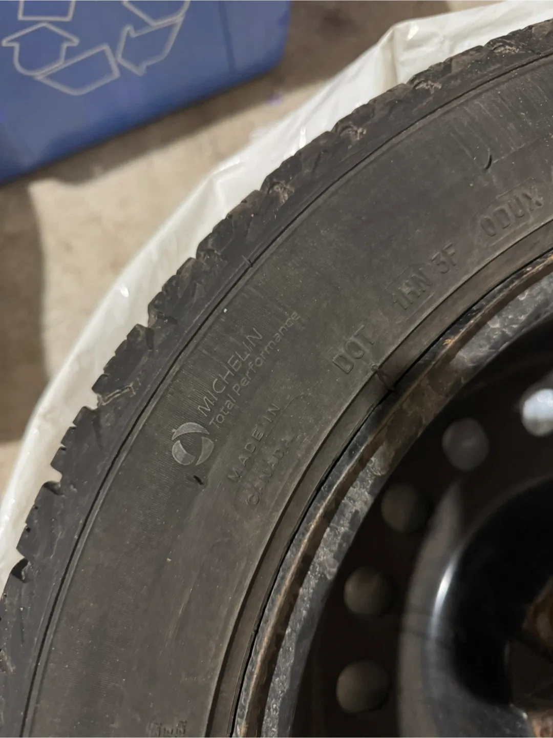 Michelin 215/55R17 Winter Tire image indicator(7)