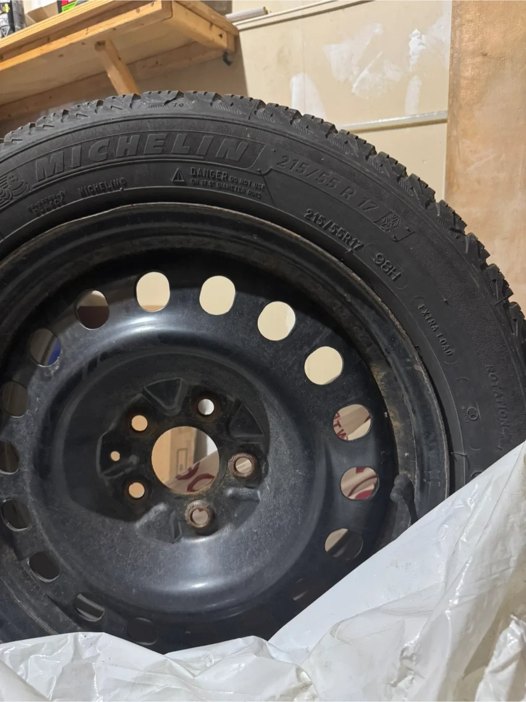 Michelin 215/55R17 Winter Tire image indicator(4)