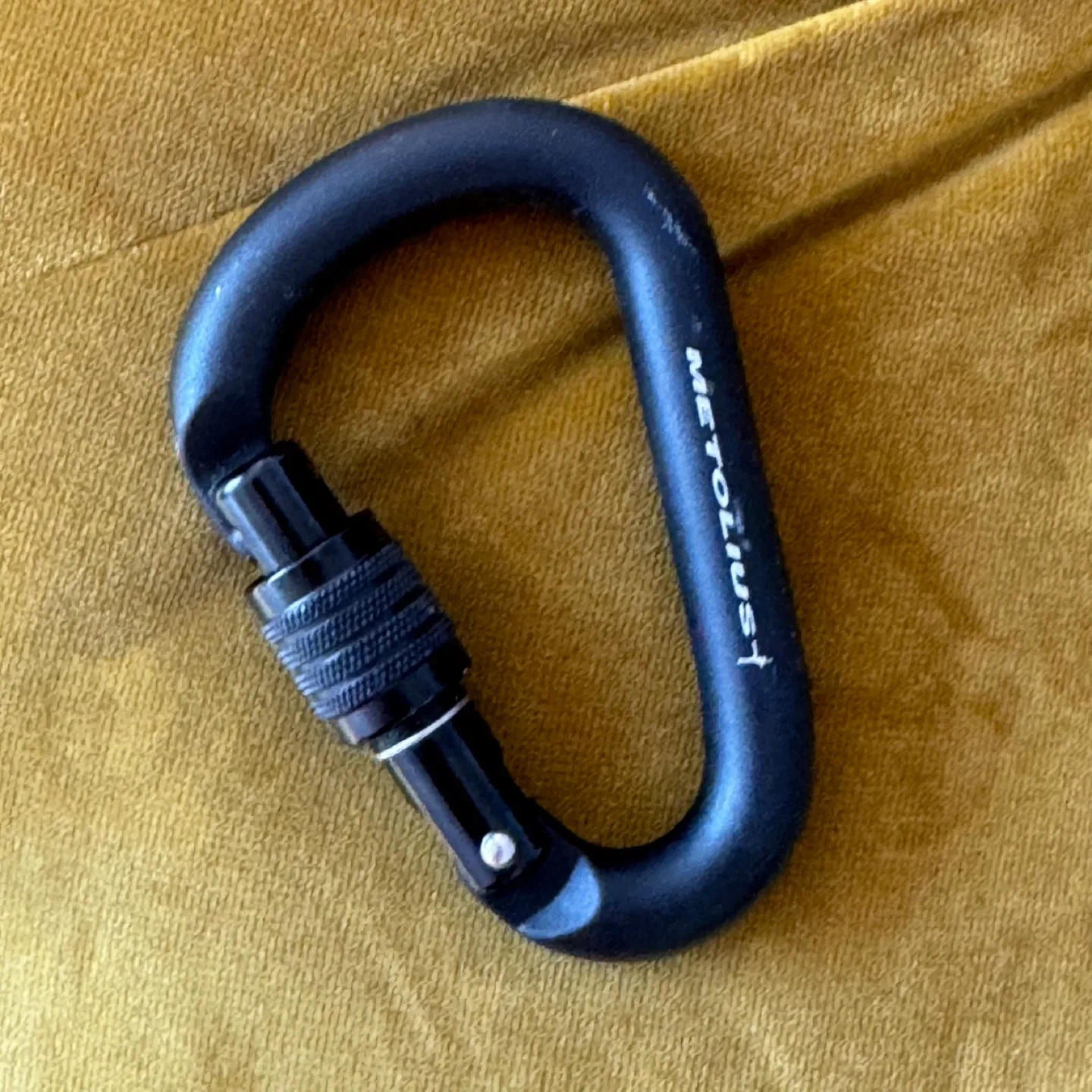 Metolius Screw Gate Carabiner - Black thumbnail