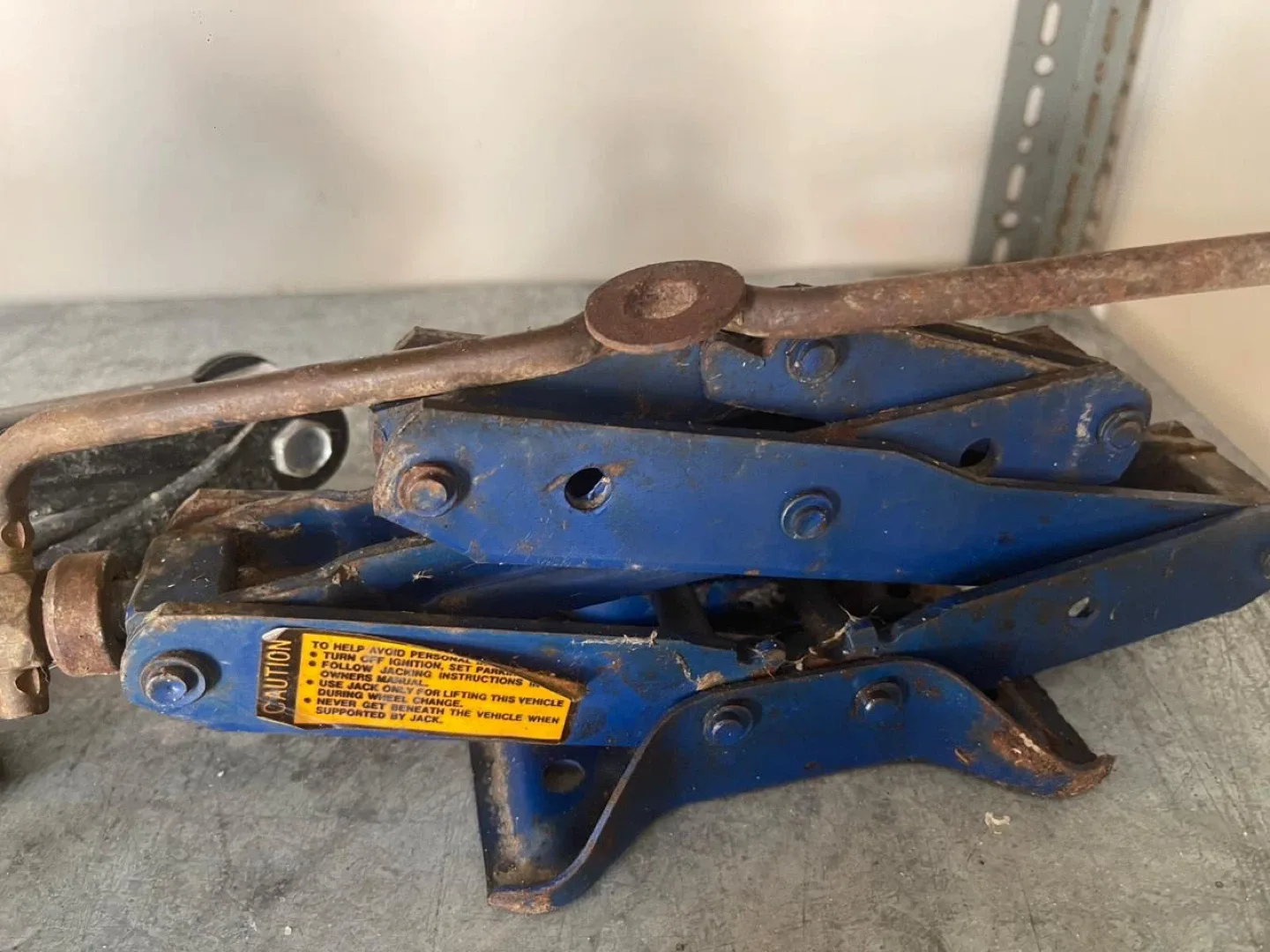 3 Used Car Jacks- 15$ each image indicator(2)