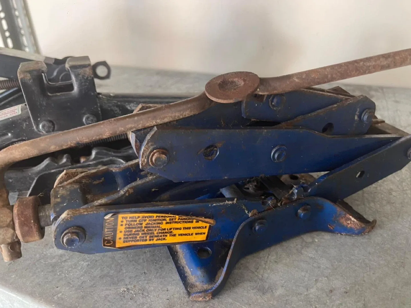3 Used Car Jacks- 15$ each image indicator(10)