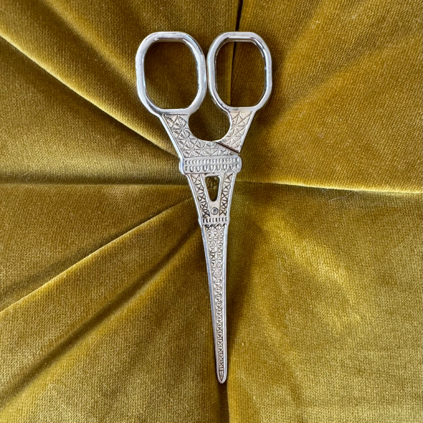 Eiffel Tower Scissors