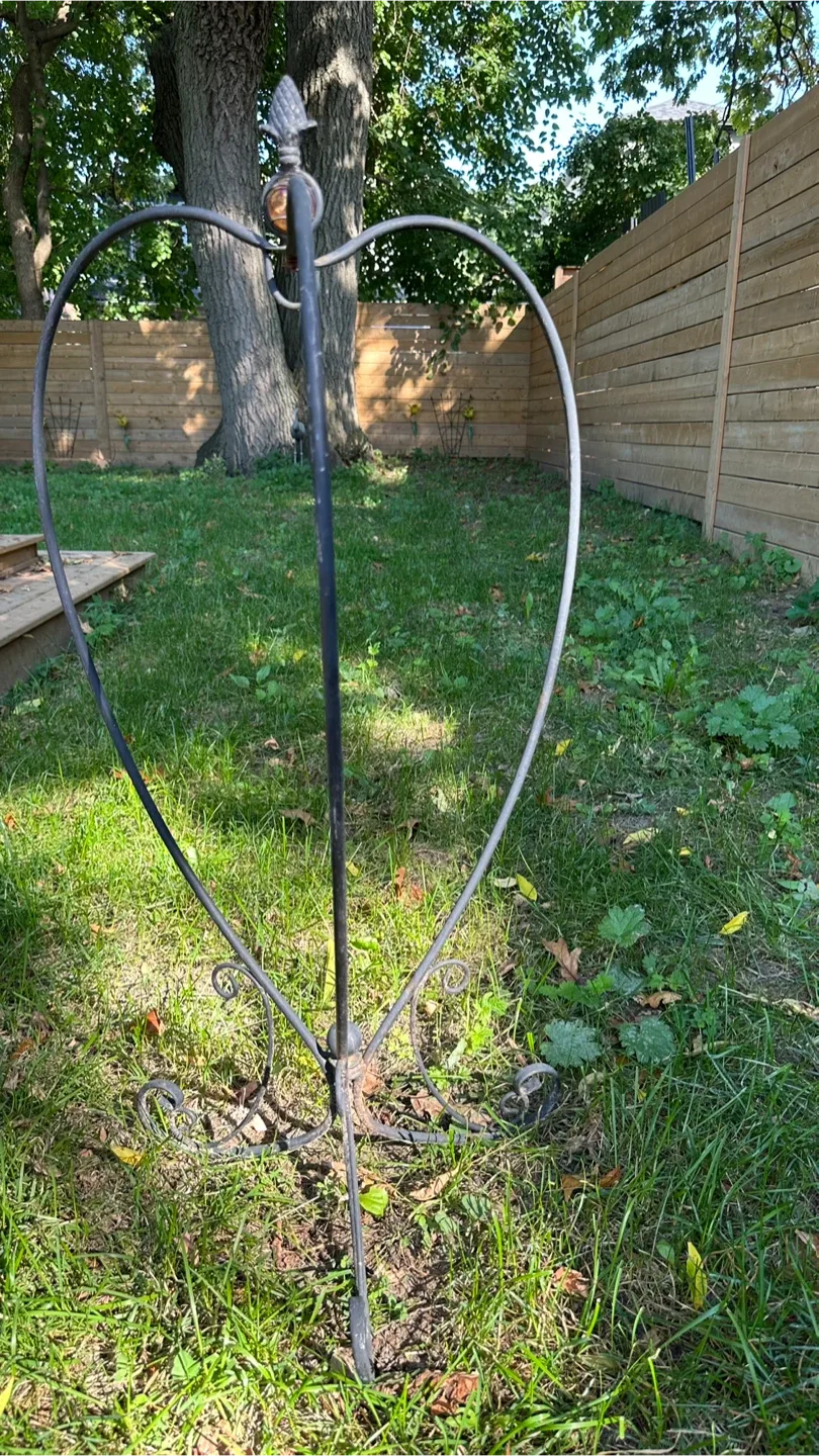 Heart-Shaped Garden plant holder image indicator(2)