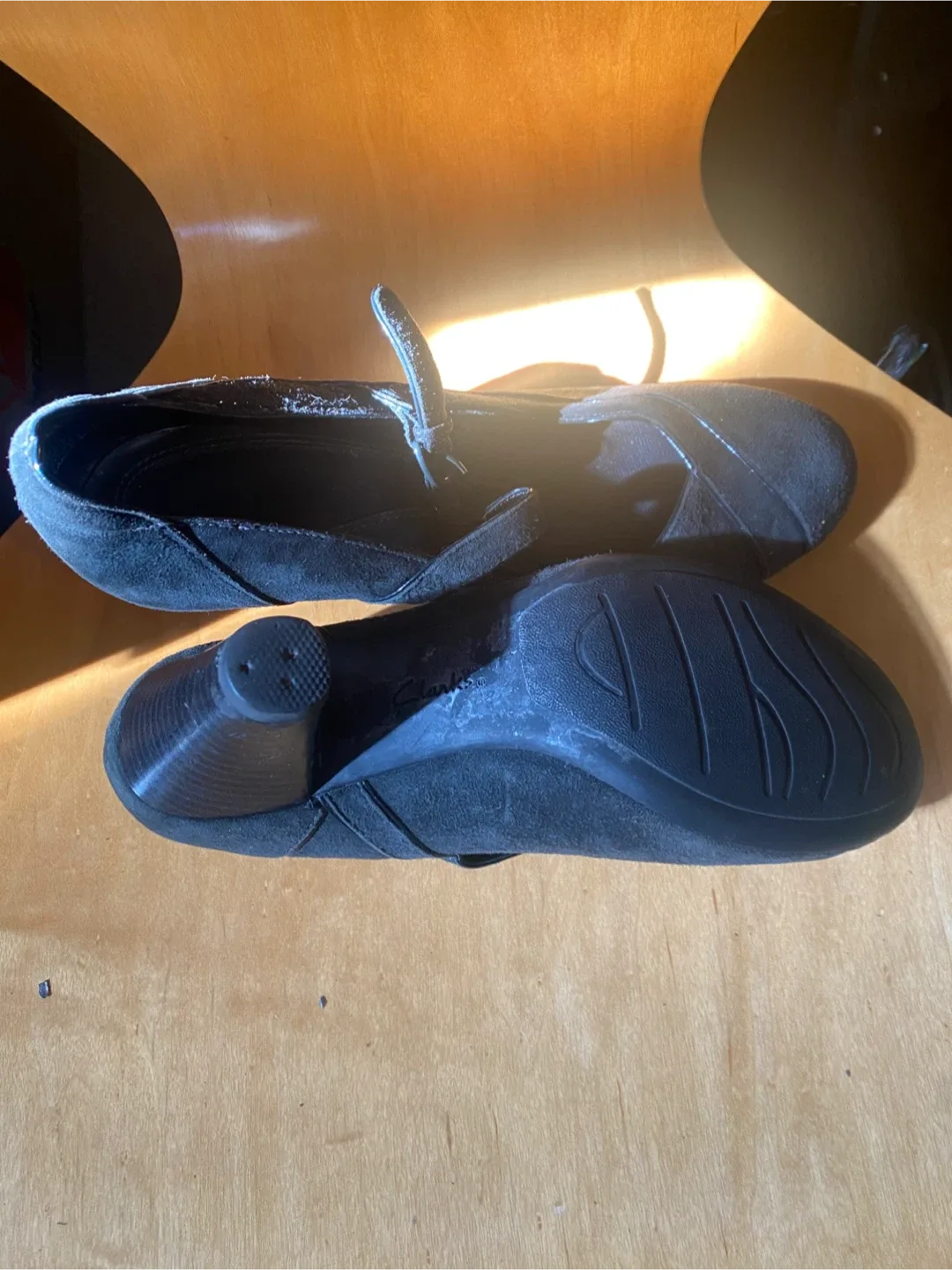 Clarks Black Suede Heels Size 8.5 image indicator(2)