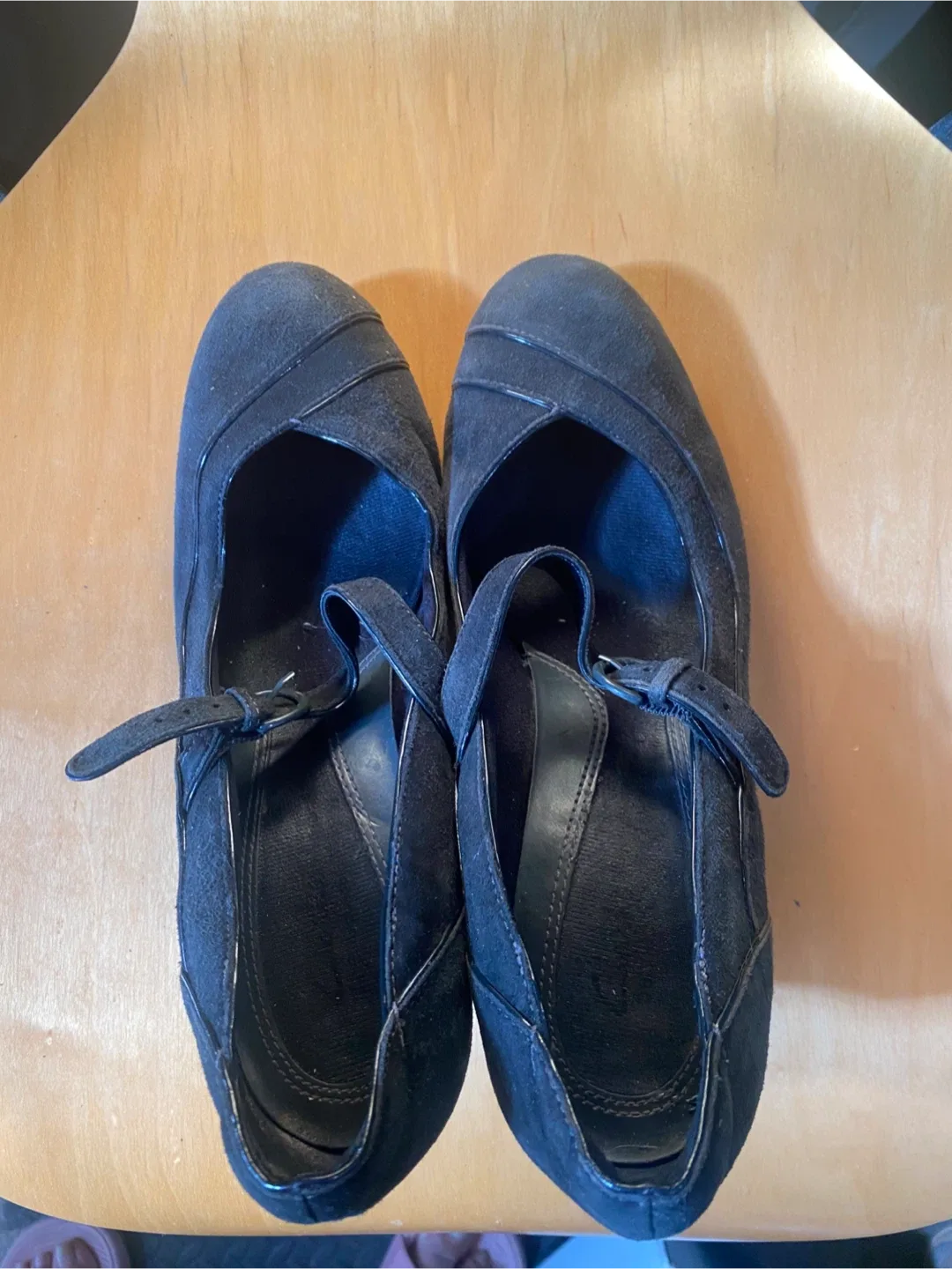 Clarks Black Suede Heels Size 8.5 image indicator(4)