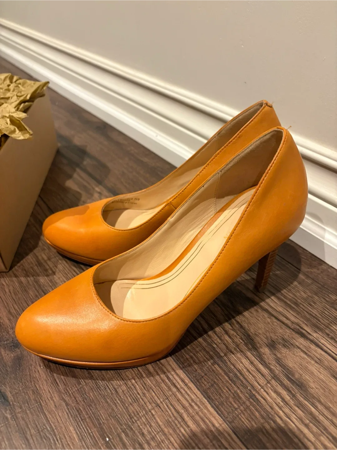 Cole Haan Chelsea Pump - Size 7.5B image indicator(5)