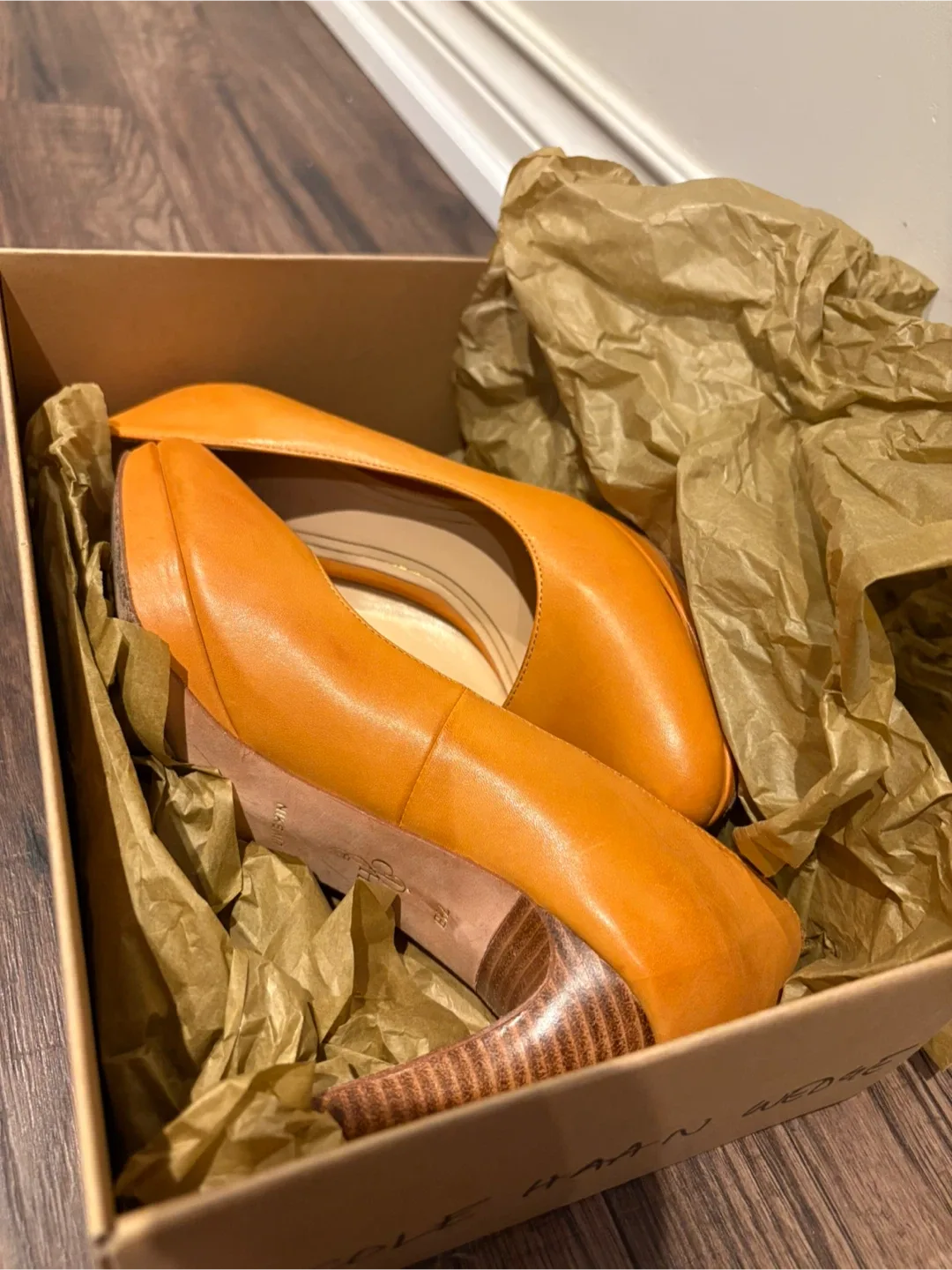 Cole Haan Chelsea Pump - Size 7.5B image indicator(2)