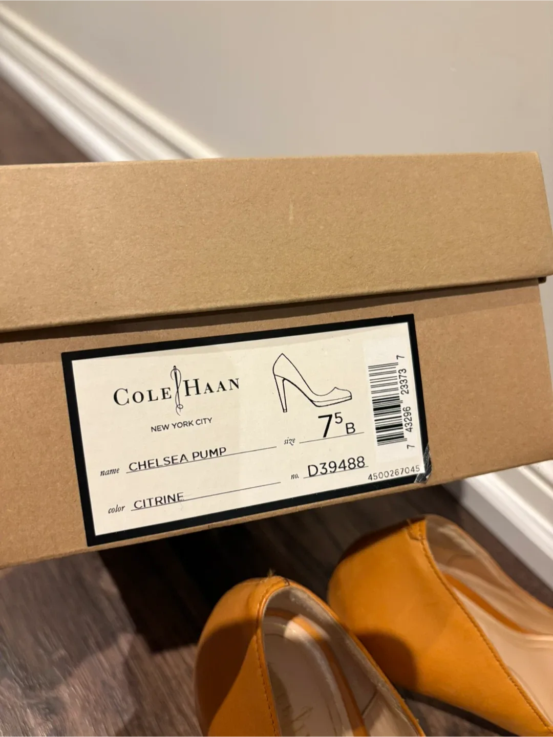 Cole Haan Chelsea Pump - Size 7.5B image indicator(4)