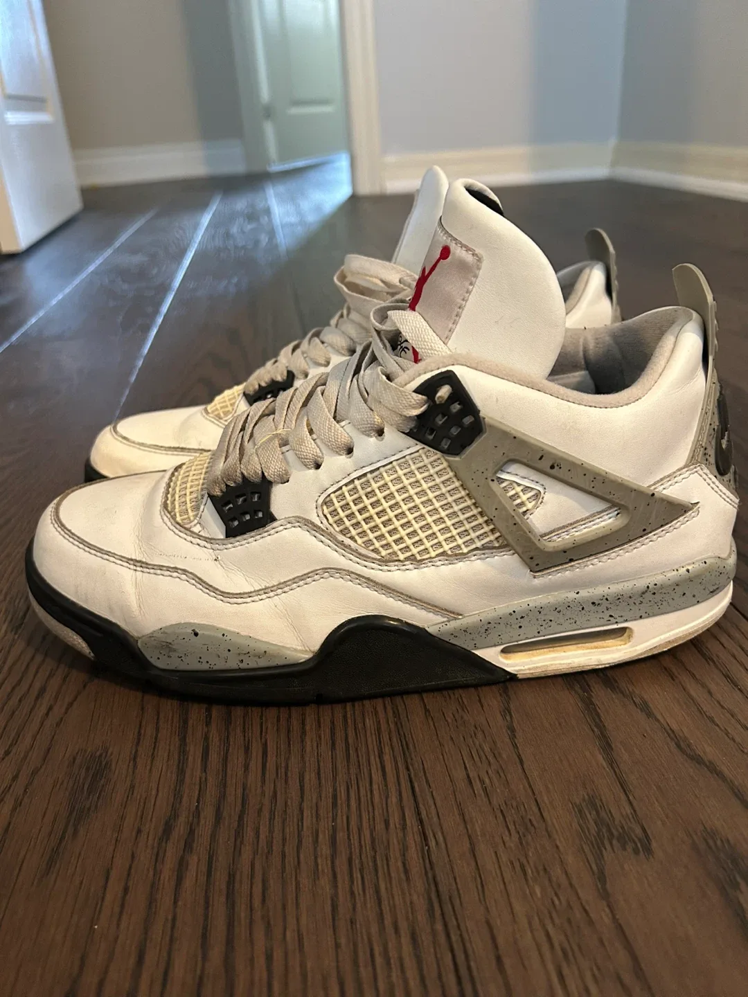White cement Jordan 4s image indicator(3)