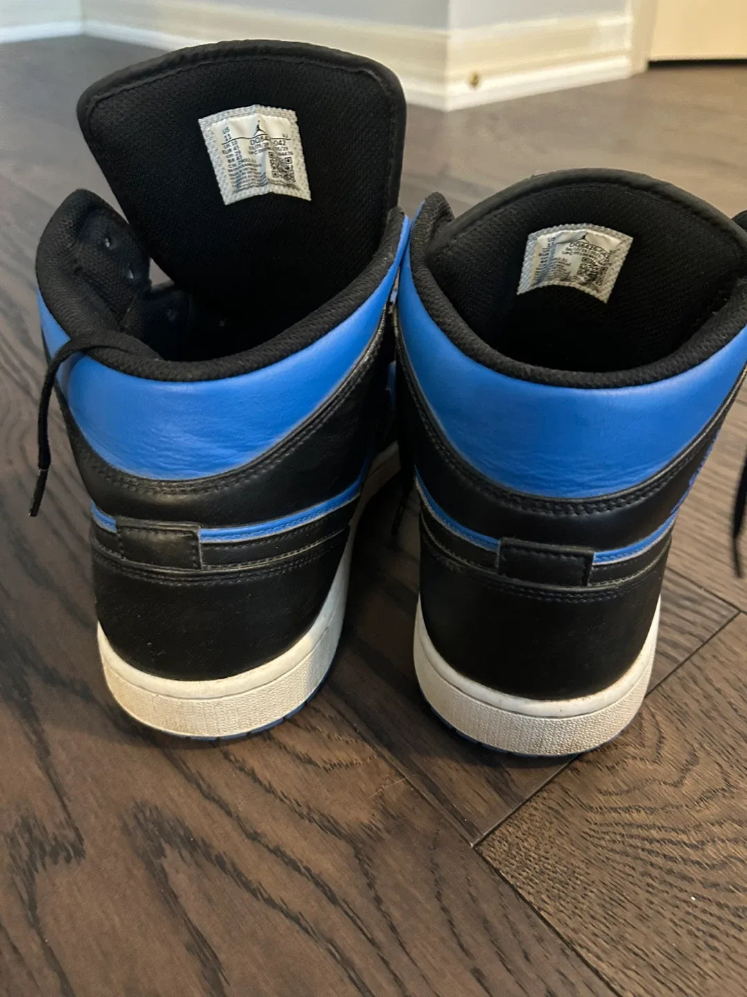 Air Jordan 1 image indicator(2)