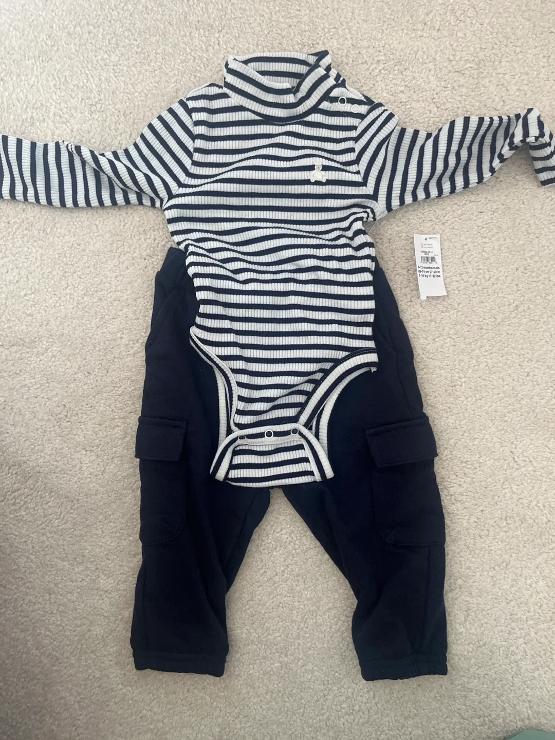 Baby Gap Outfit - Bodysuit & Pants, 6-12 Months thumbnail