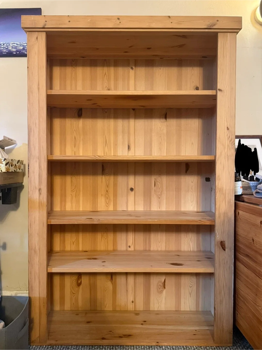 Wooden Bookshelf with adjustable shelves