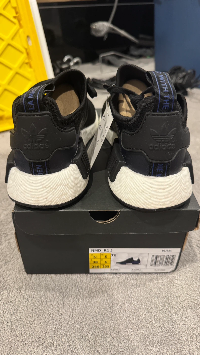 Adidas NMD_R1 J Kids Size 5.5 Black - photo 2