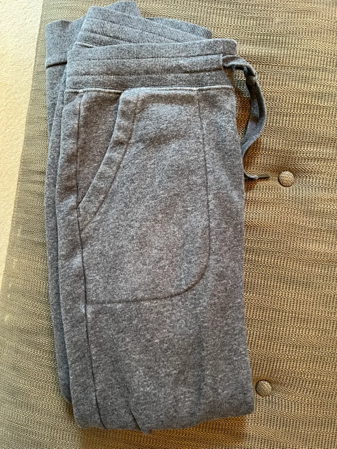 Uniqlo grey joggers 🧡 image indicator(3)