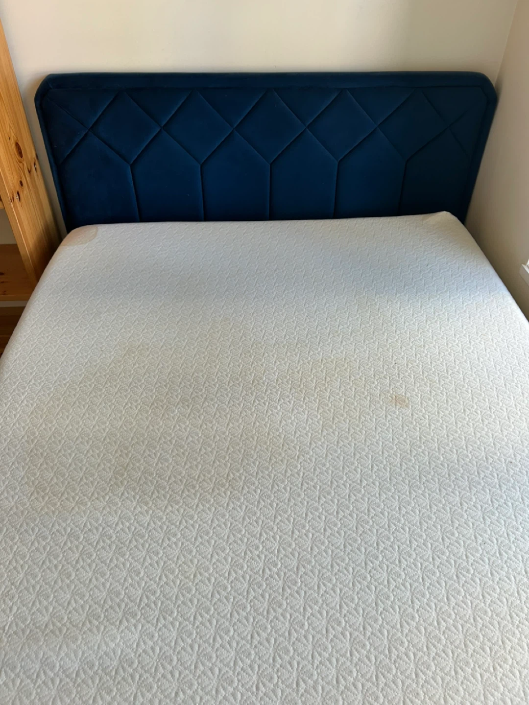 #FREE Good Full Frame with Mattress - photo 2