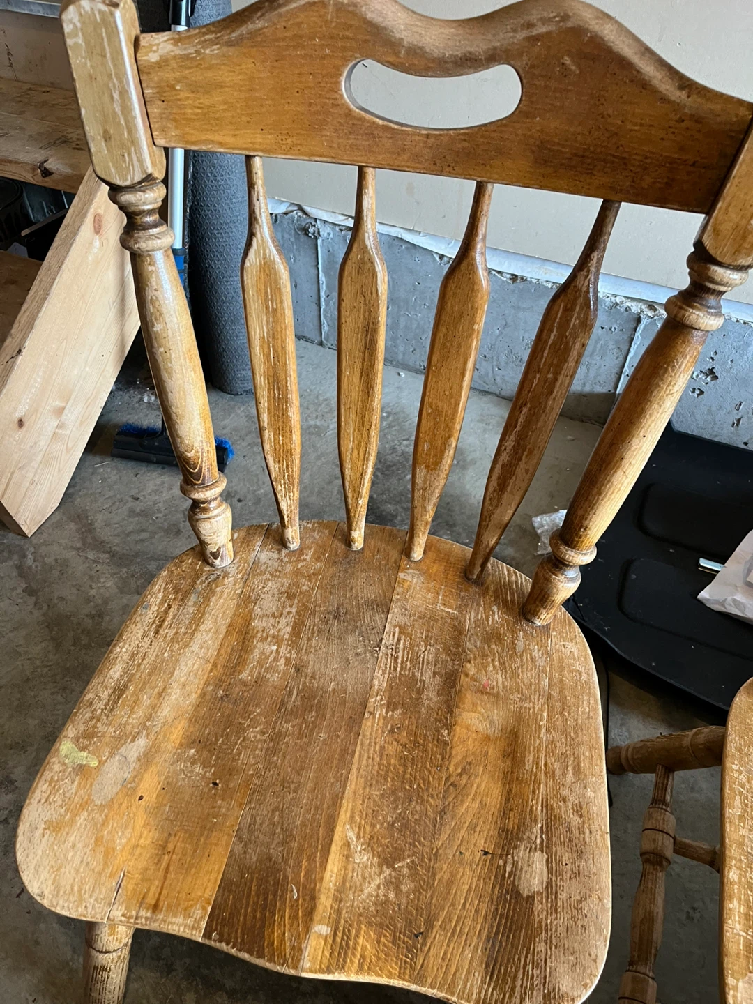Two wooden chairs - photo 2
