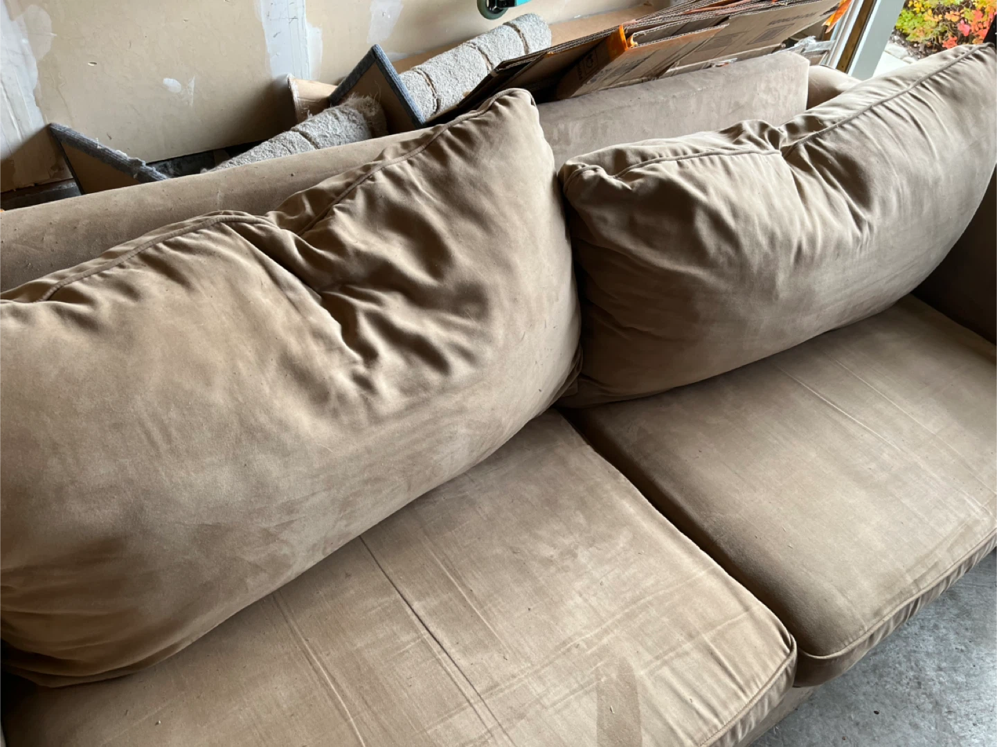 Beige microfibre sofa - photo 2
