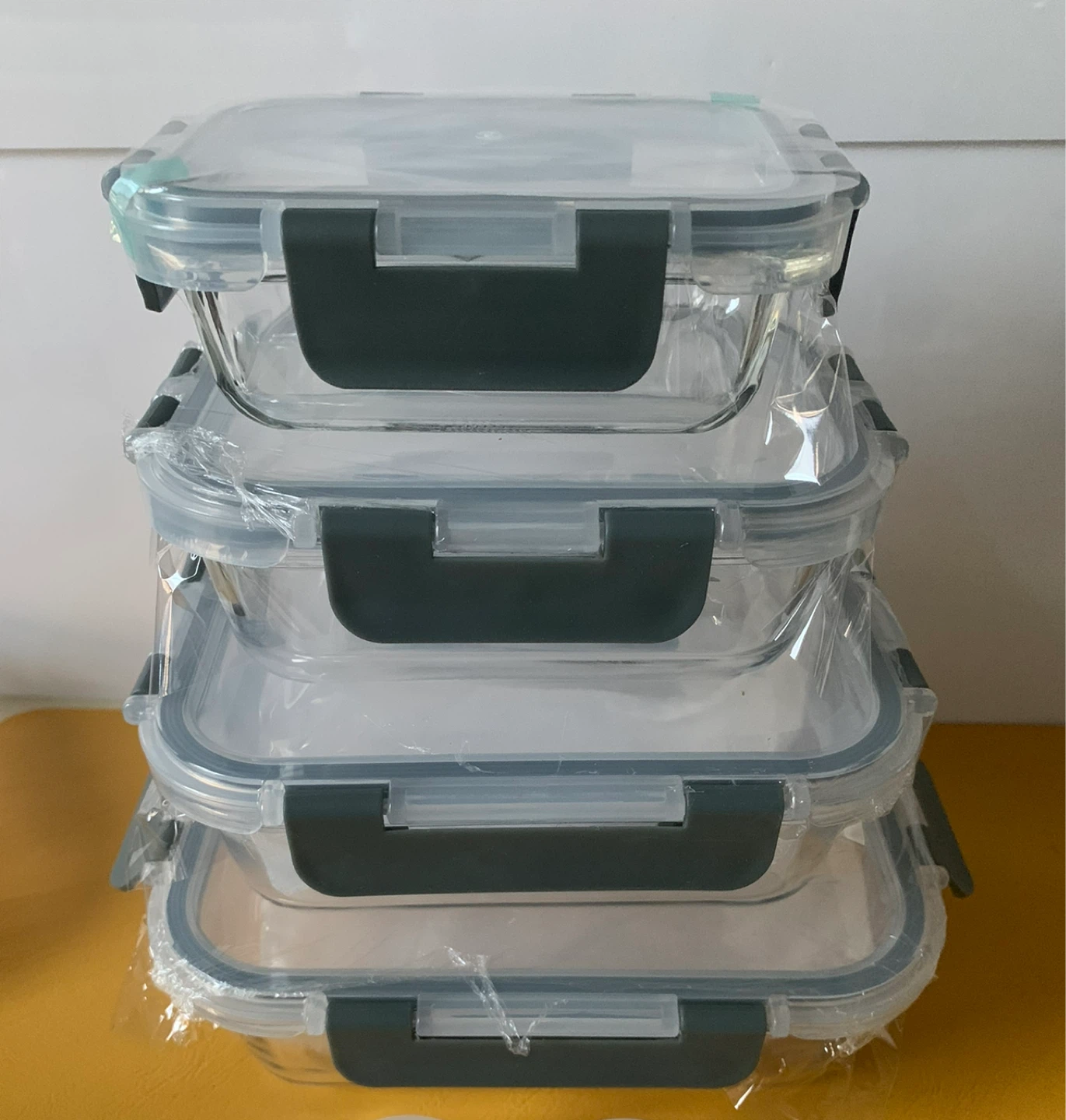 4pack x GLASS food storage containers! DURABLE! Leakproof!!