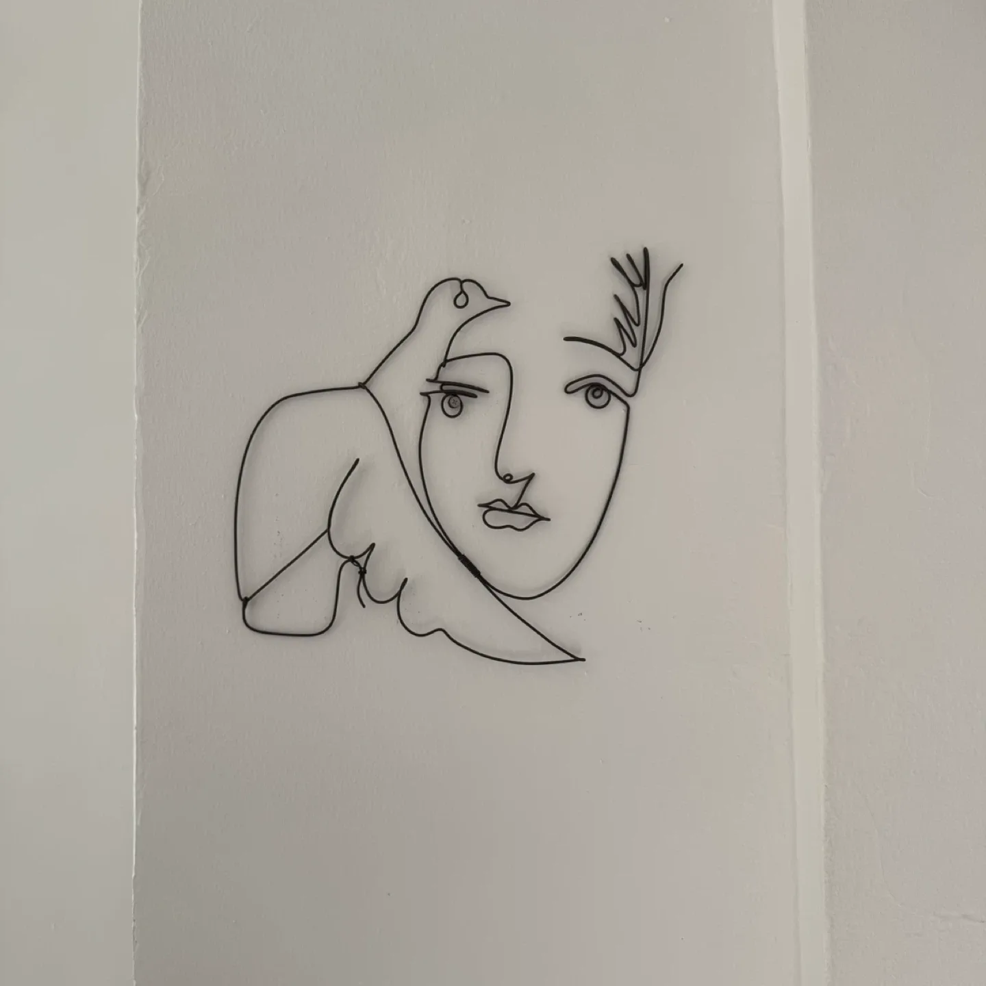 Picassoesque Woman & Dove Wire Art thumbnail