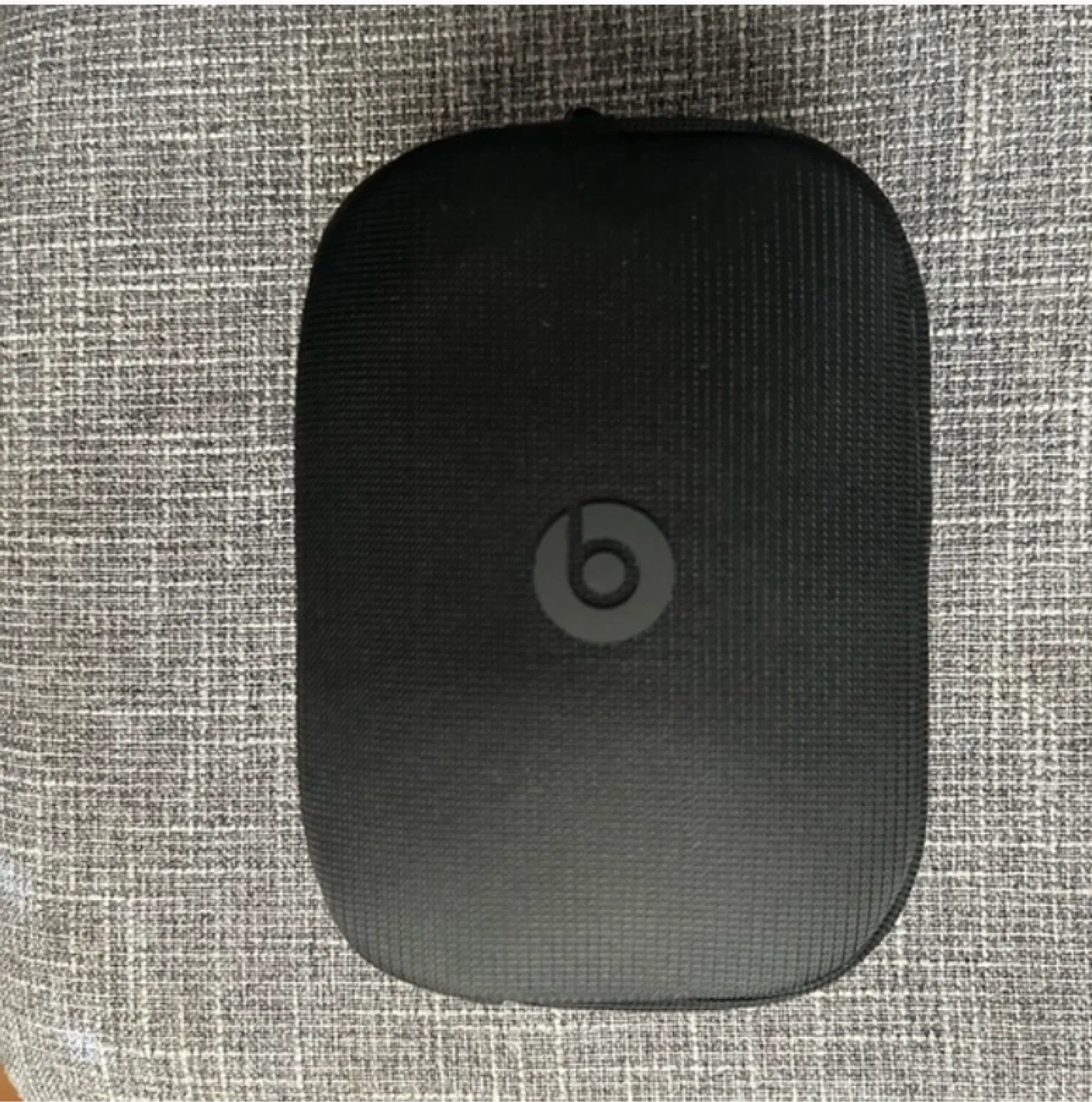 Beats Solo 4 - Black image indicator(3)